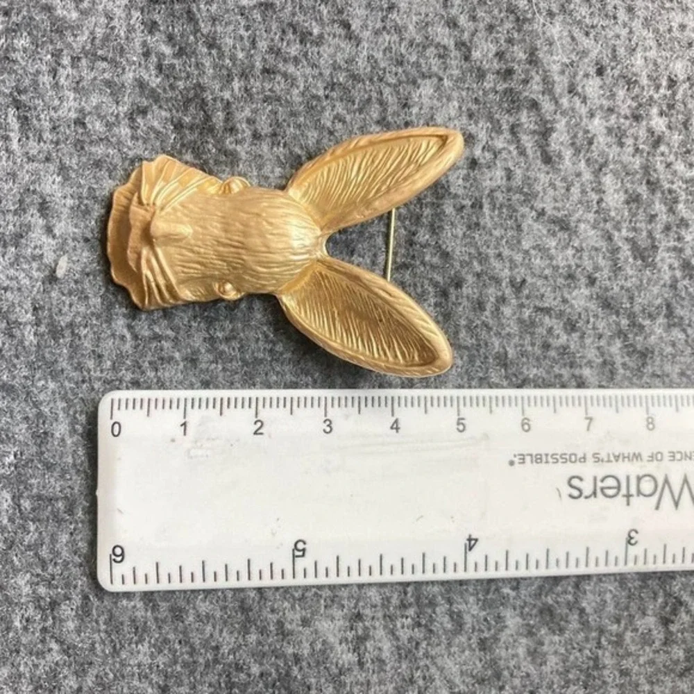 Gold Tone Bunny Rabbit‎ Head Brooch Pin Textured Ears Whimsical Animal Jewelry
